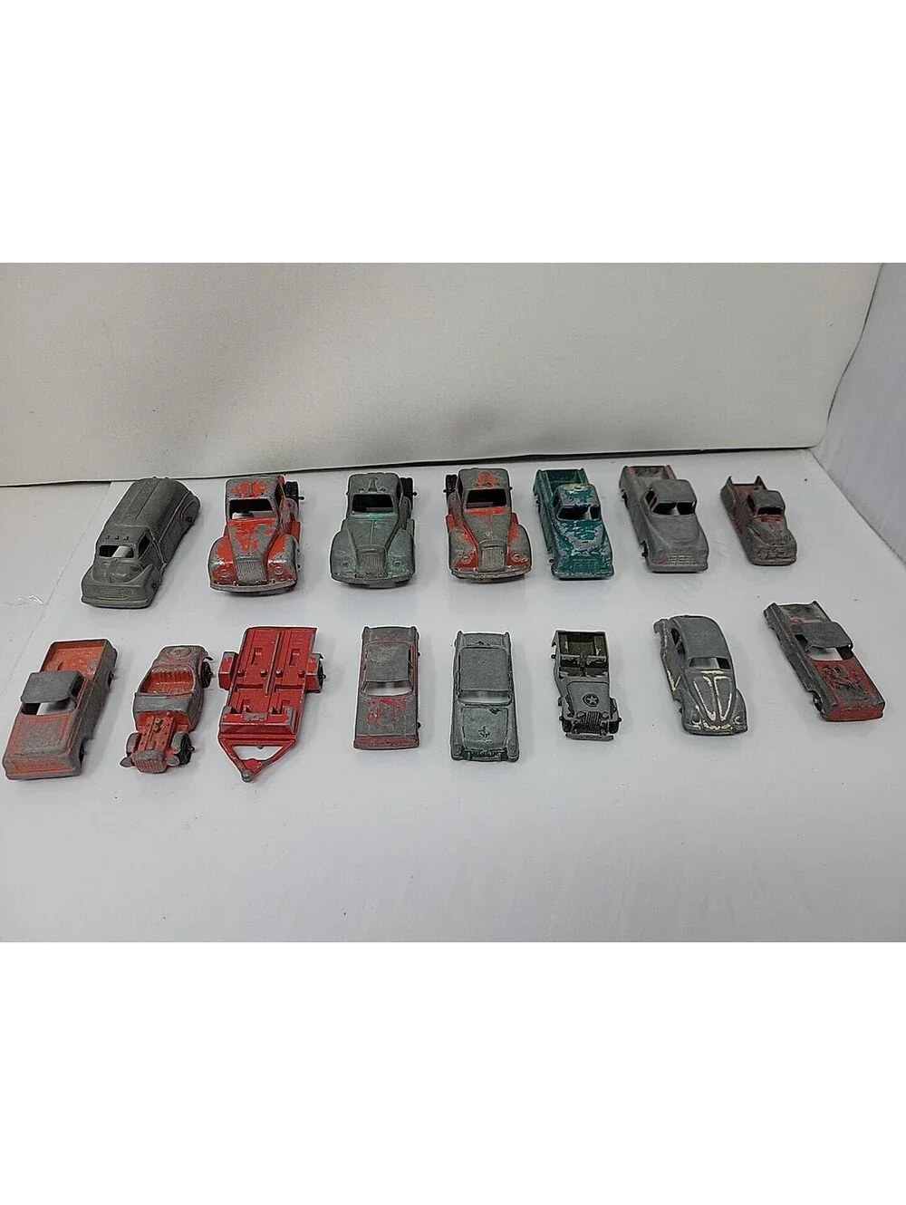 15 Vintage Tootsietoy  lot Of 15 Made in USA diecast metal Cars & Trucks